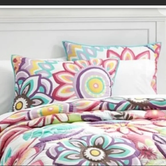 Pottery Barn Teen Floral Pillow Shams m7. - Picture 1 of 10